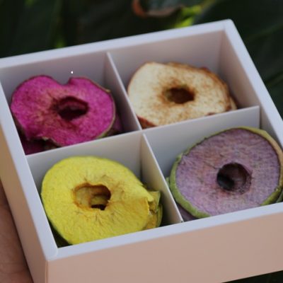 תפוחים צבעוניים